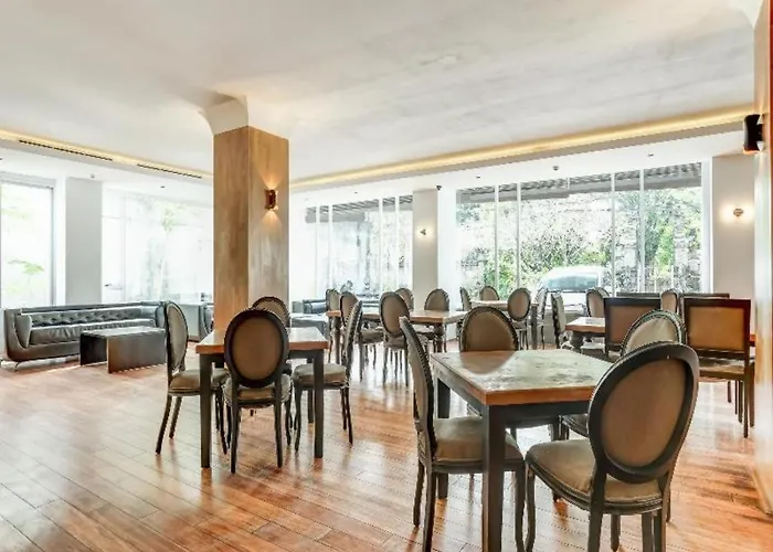 Premium Hotel